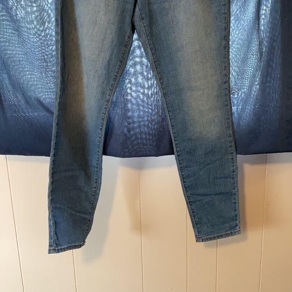 Old Navy Jeans NWT - Picture 2 of 5